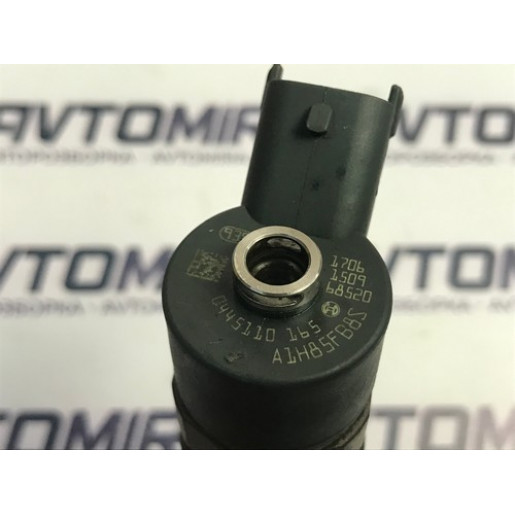 Форсунка впрыска топлива Opel Astra H 2004-2010 0445110165